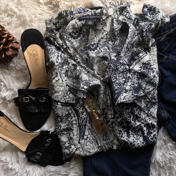 Sale Banana Republic Ruffle Blouse  CCO - Picture 5 of 5