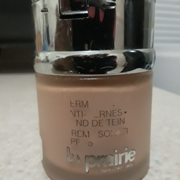Le Prairie Beige Foundation with Sunscreen