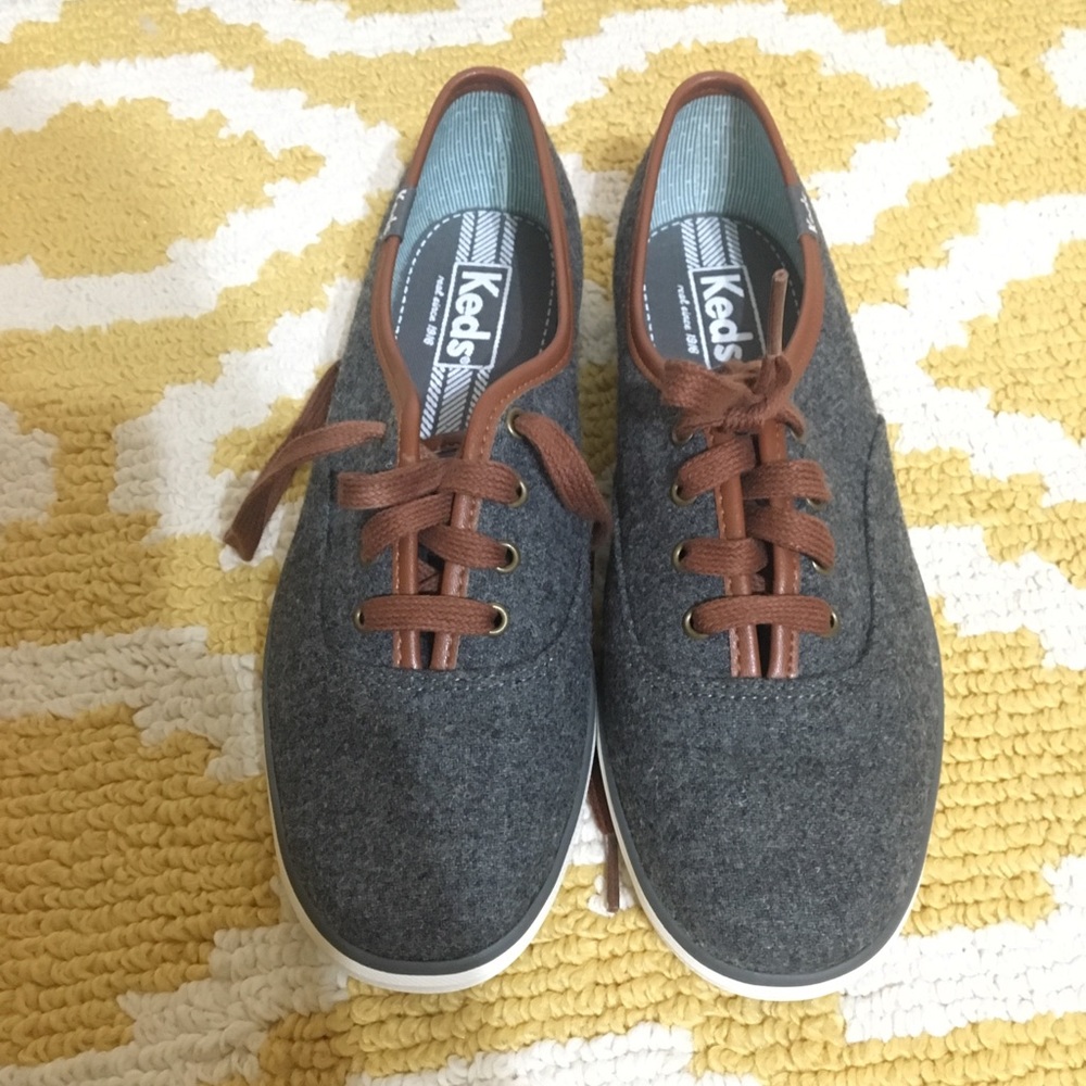 NWT Wool Keds