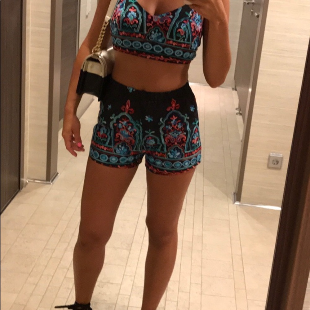 Black with multicolor short set size small