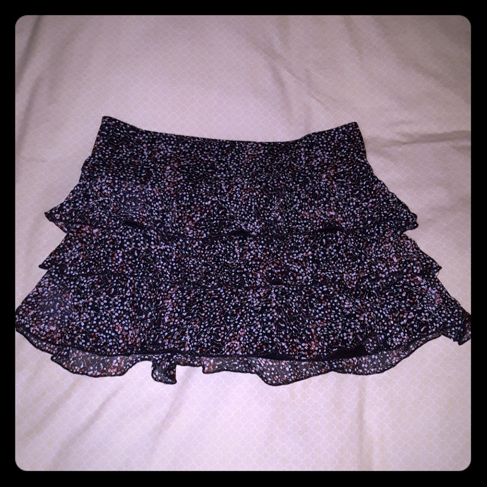 🌹Floral tiered ruffle mini skirt