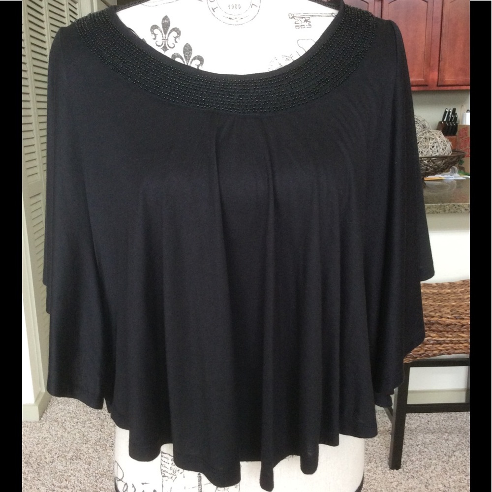 ✨ Cropped Batwing Sleeve Top ✨