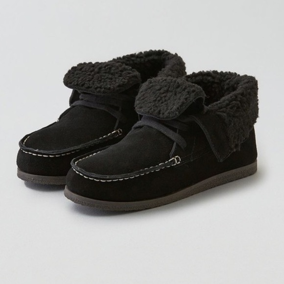 American Eagle Outfitters Shoes - American Eagle Moccasin Boots! NWOT