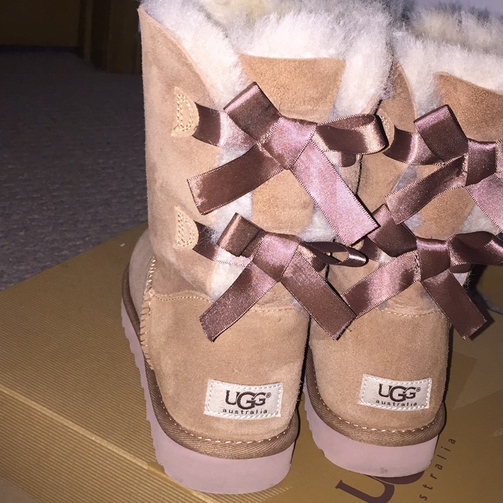 Ugg Bailey bow 🎁🎀💘