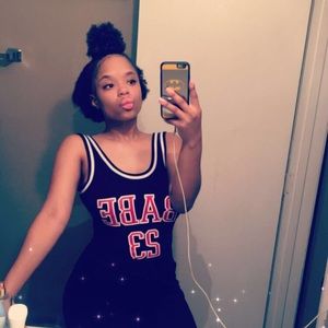 Meet your Posher, Aja