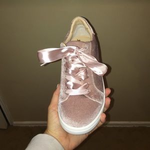 Sam Edelman sneakers velvet in blush!