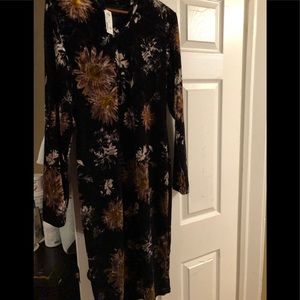 Dancing Daisies Plus size Midi