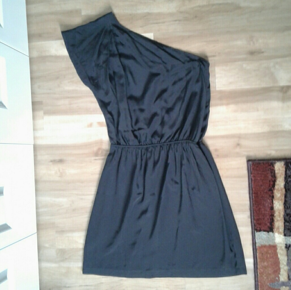 ❤️❤️Pure Silk Flutter Sleeve One Shoulder Dress - Picture 2 of 8