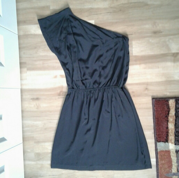 ❤️❤️Pure Silk Flutter Sleeve One Shoulder Dress - Picture 2 of 8