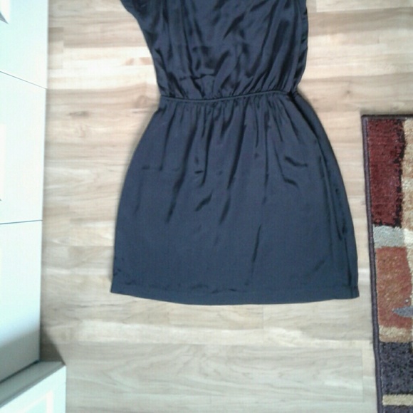 ❤️❤️Pure Silk Flutter Sleeve One Shoulder Dress - Picture 4 of 8