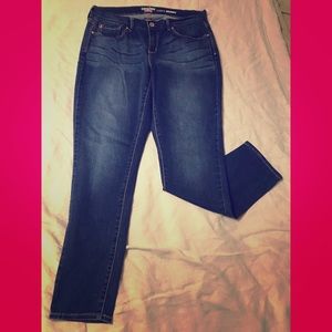 New Women’s Levi’s