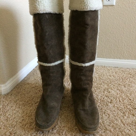 MICHAEL KORS Brown Shearling Suede Winter Boots - Picture 2 of 8
