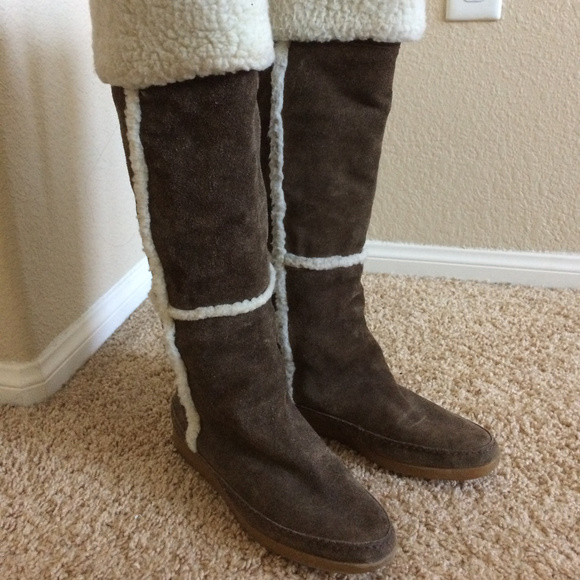MICHAEL KORS Brown Shearling Suede Winter Boots - Picture 3 of 8