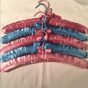 Satin padded hangers 5 pack. Great for sweaters!