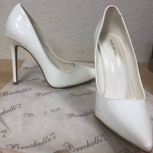 Shoe Republic LA white pumps!