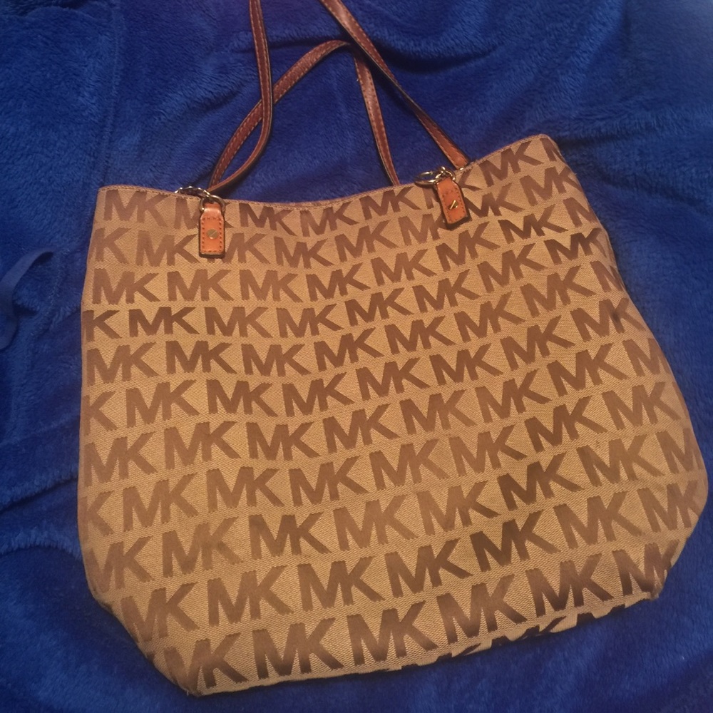 Michael Kors Tote/Handbag--Holds a MacBook Pro!