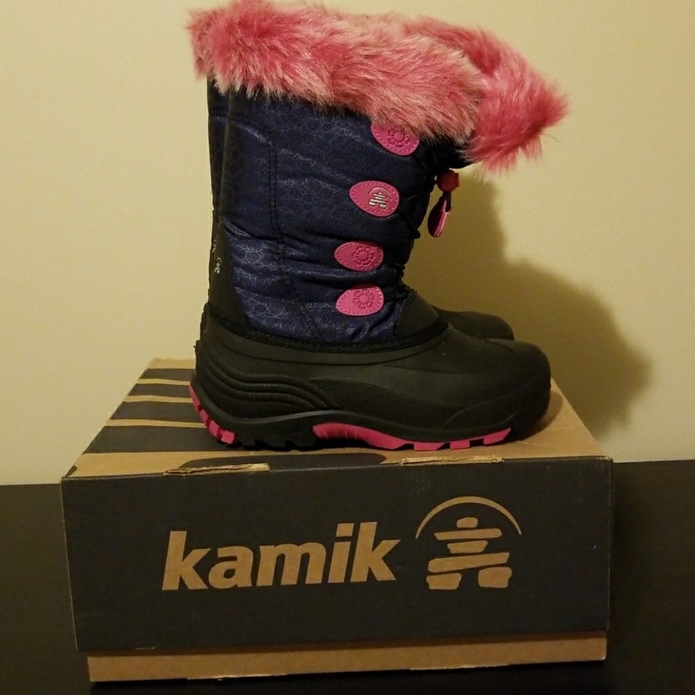 SOLD! Girl's Kamik Snow boots