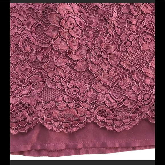 Plum lace skirt - Picture 1 of 3