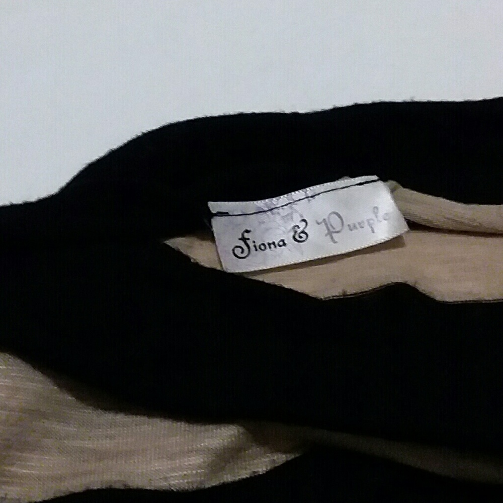 Ladies Clothes - Picture 3 of 3
