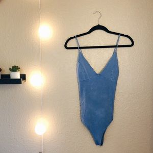 LIGHT BLUE FADED BODYSUIT