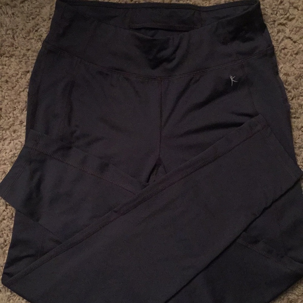 Fitted spandex workout pants.