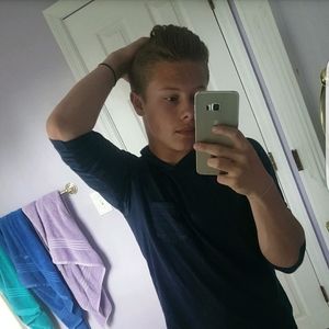 Meet your Posher, Brodee