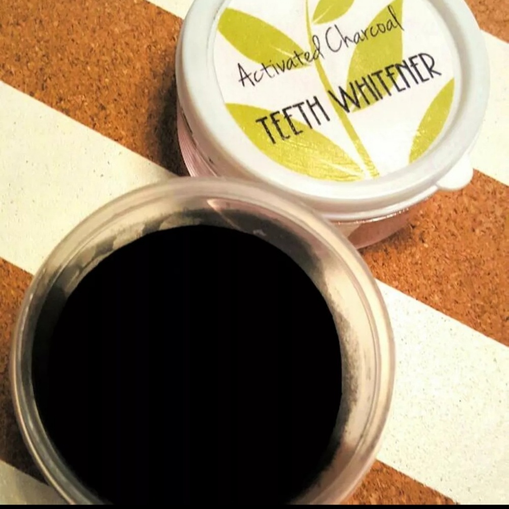 Activated Charcoal Teeth Whitener