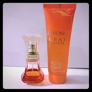 (full bottle) Perfume .5oz plus shower gel