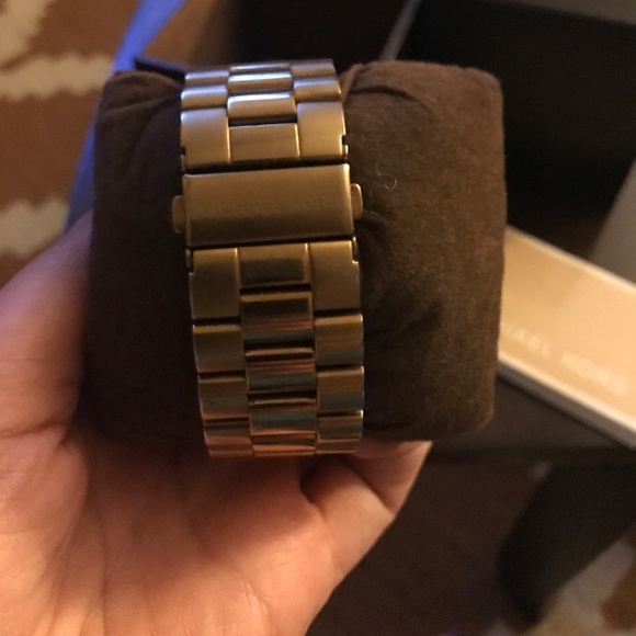 Michael Kors Watch - Picture 4 of 4