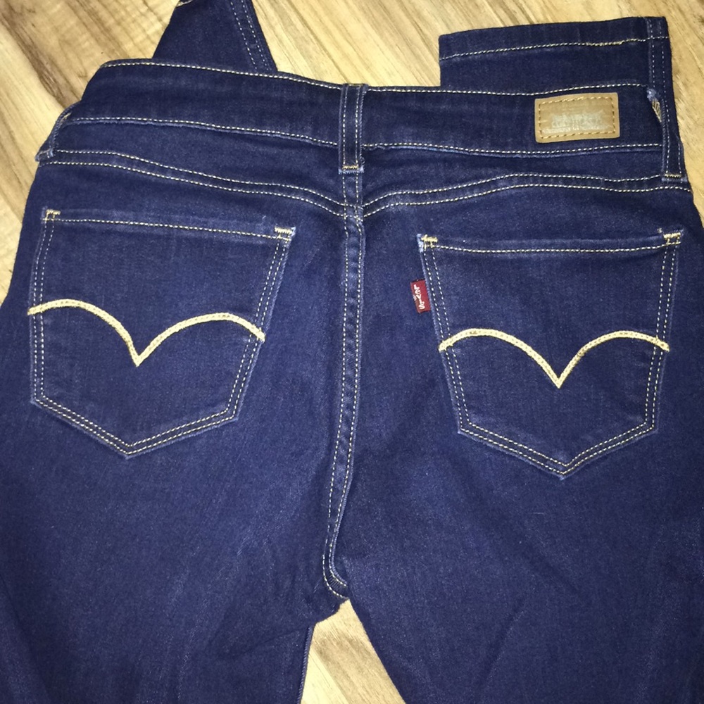 NWOT Levi Jeans