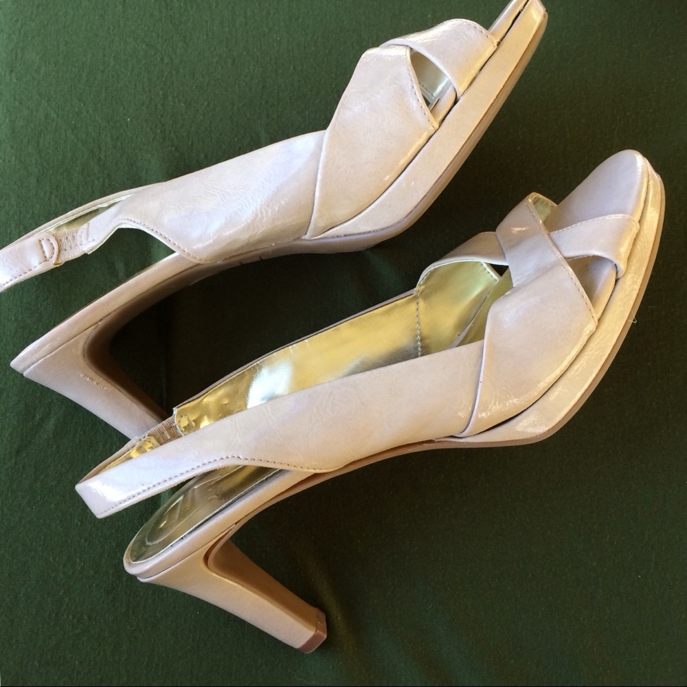 Etienne Aigner Beige Heels