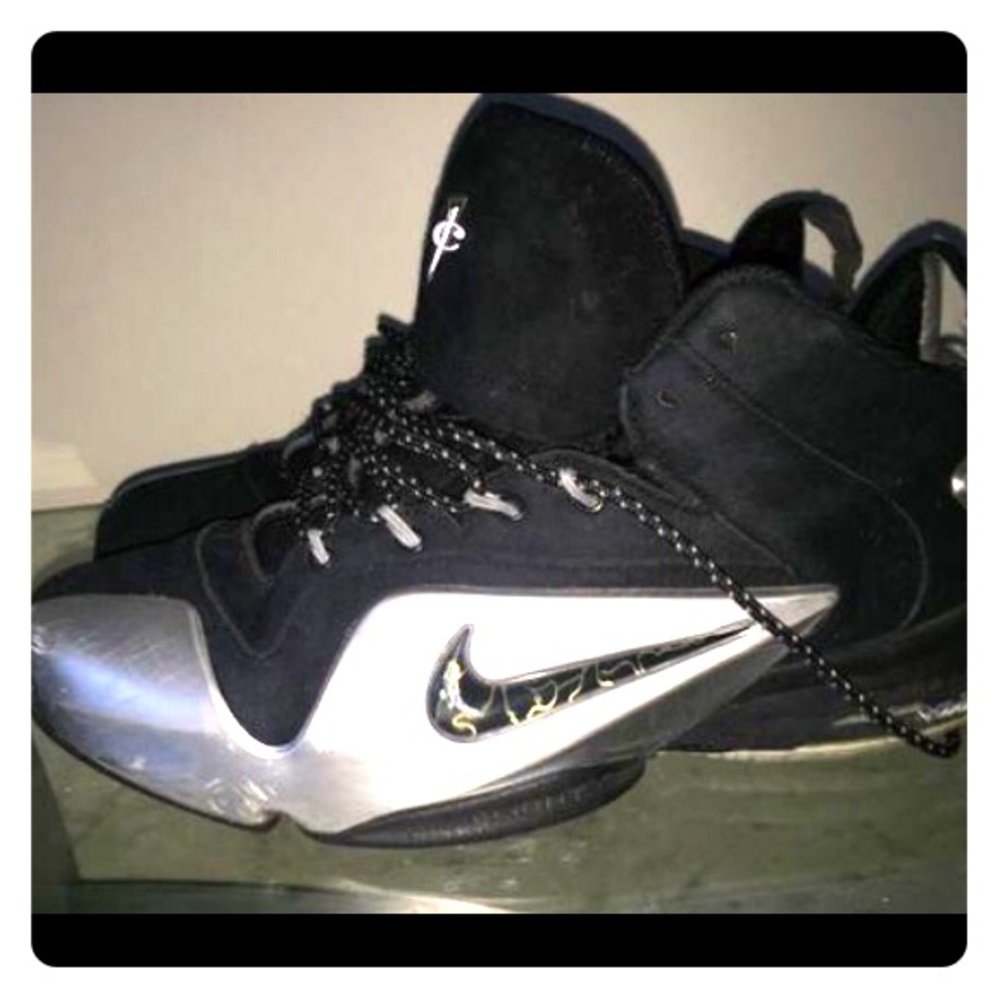 Nike Air Hardaway’s