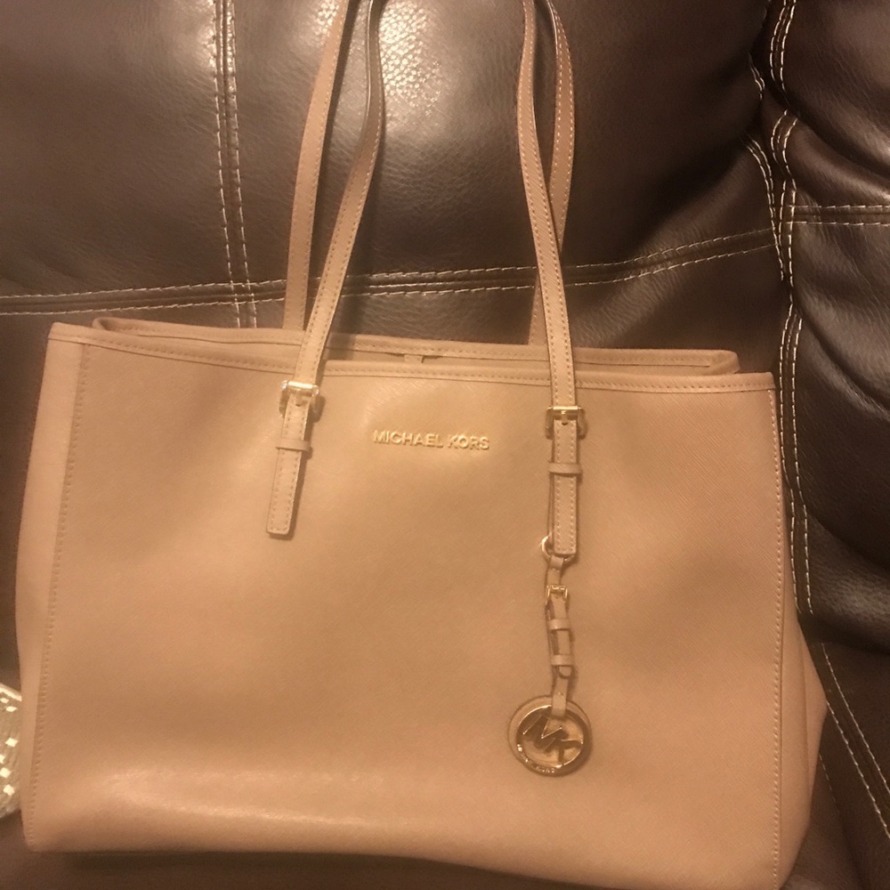 Michael kors jet set traveler