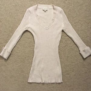 Snug fit sweater 3/4 sleeves (like new)