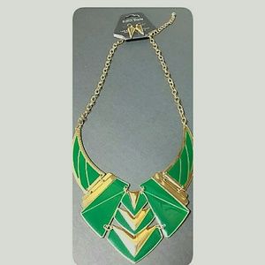 Jewelry - Fashion Statement Necklace Goldtone and Green Jewelry - Fashion Statement Necklace Goldtone and Green