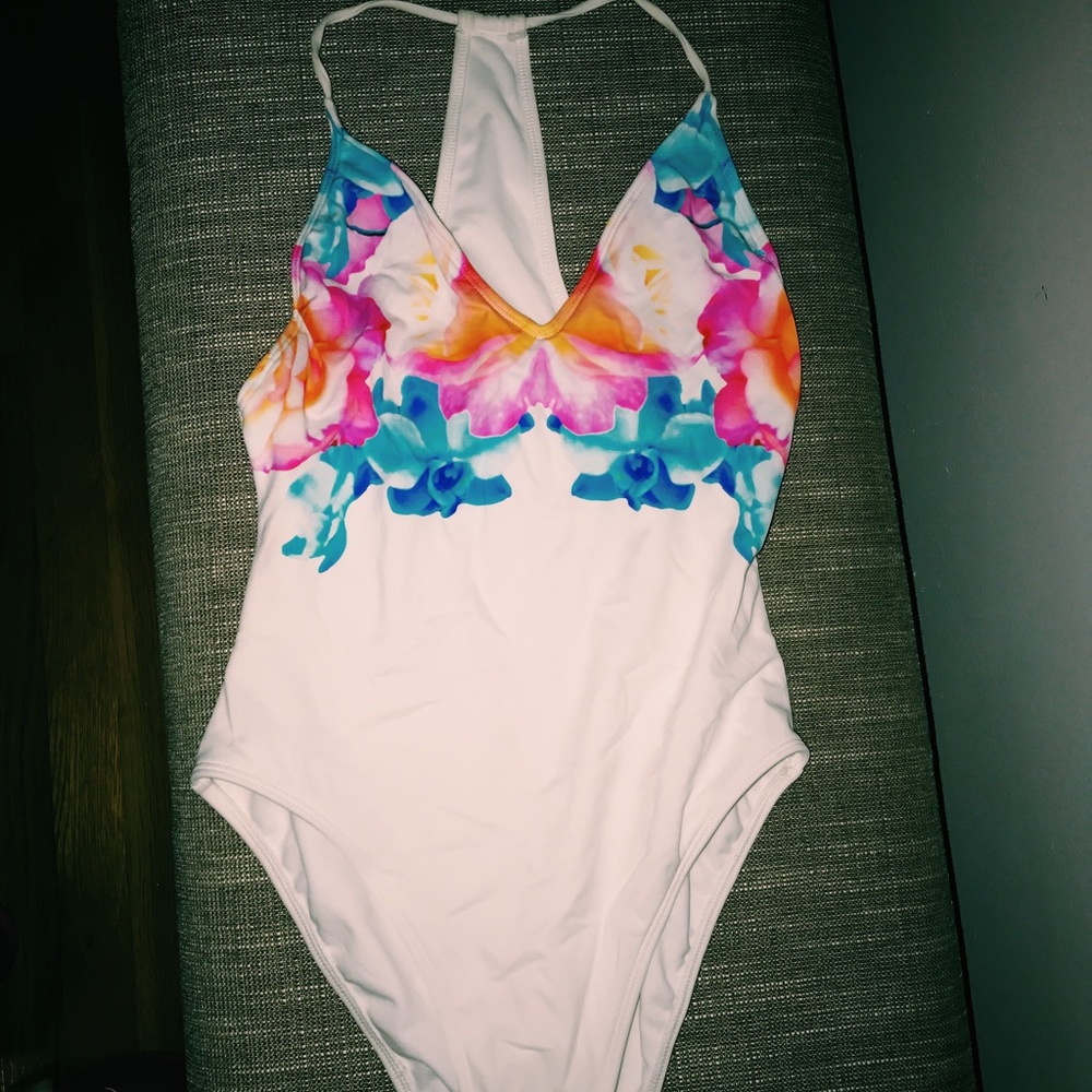 One piece swim suit