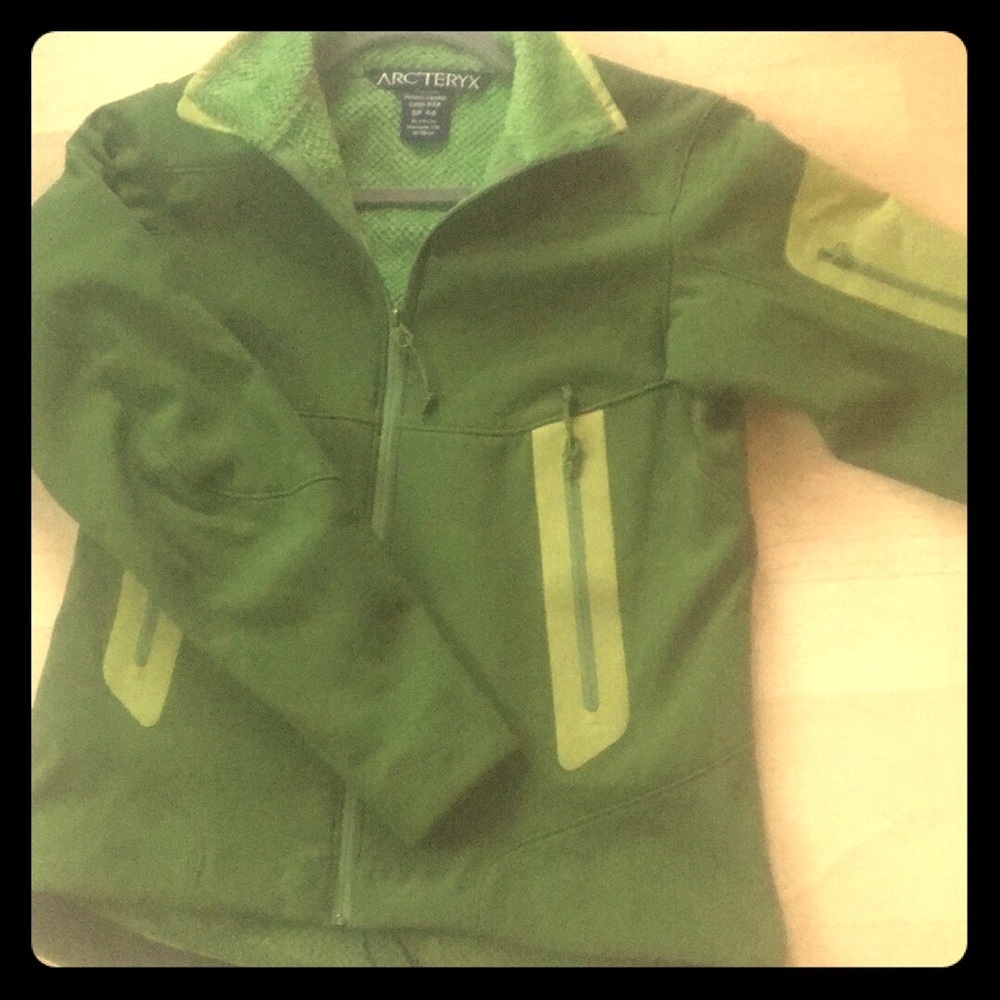 Arcteryx small soft shell jacket🧥