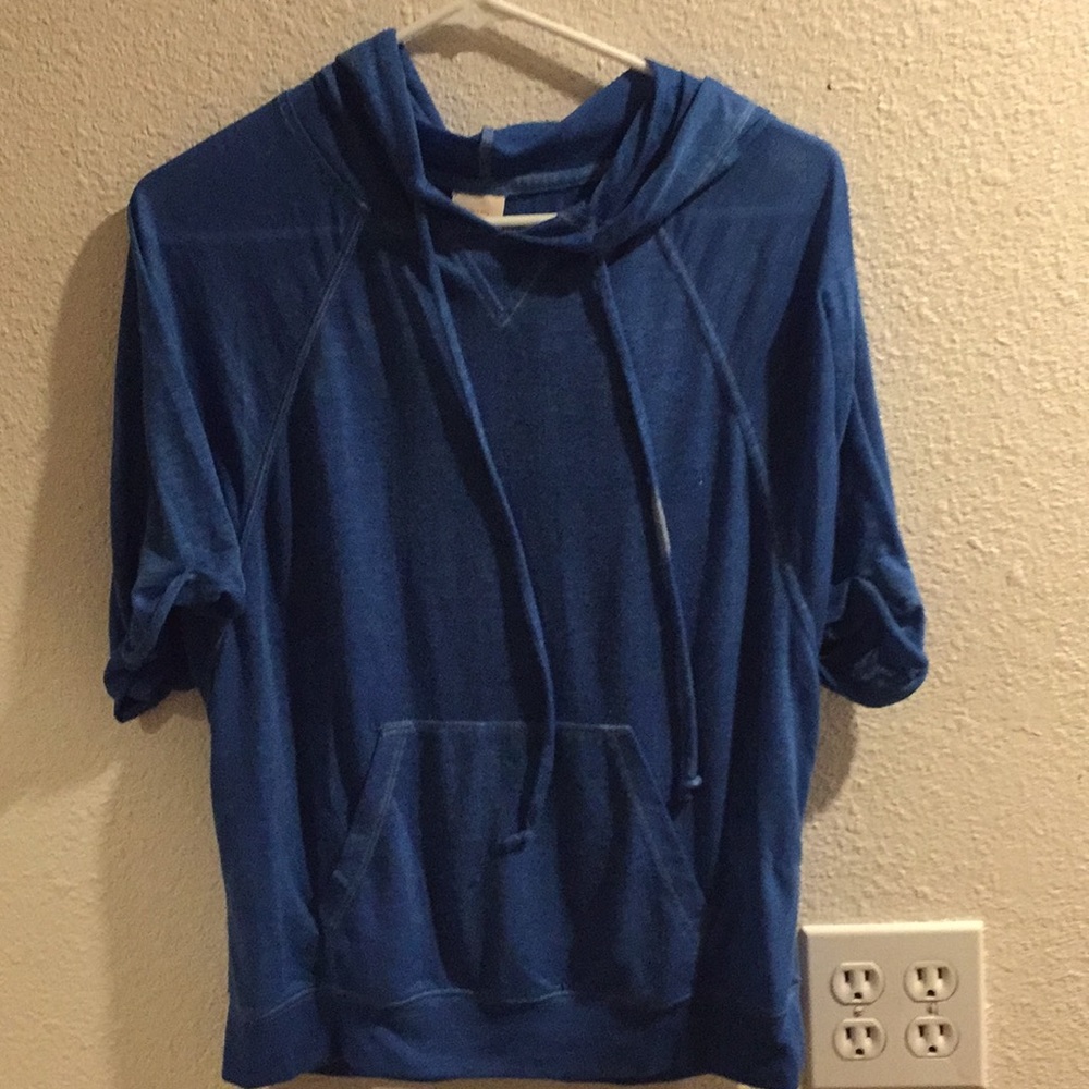 Short sleeve hoodie