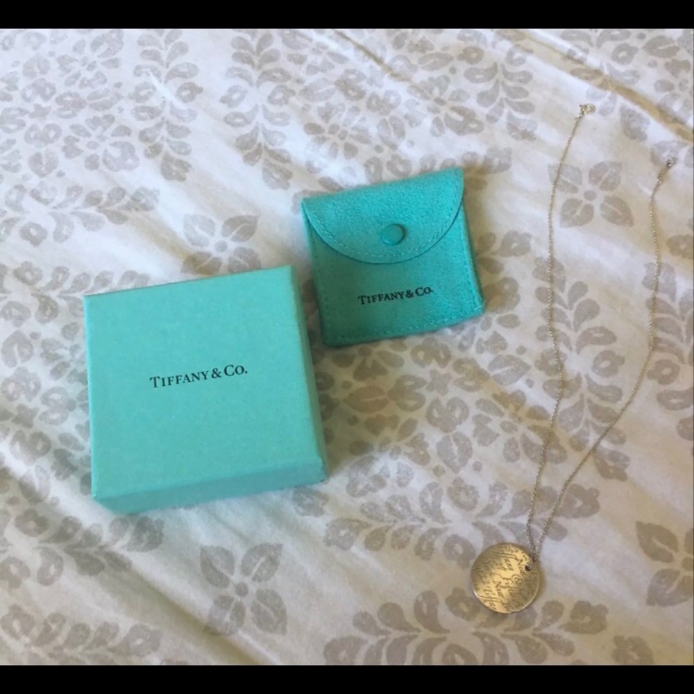 **Reduced Tiffany & Company 5th Ave notes necklace