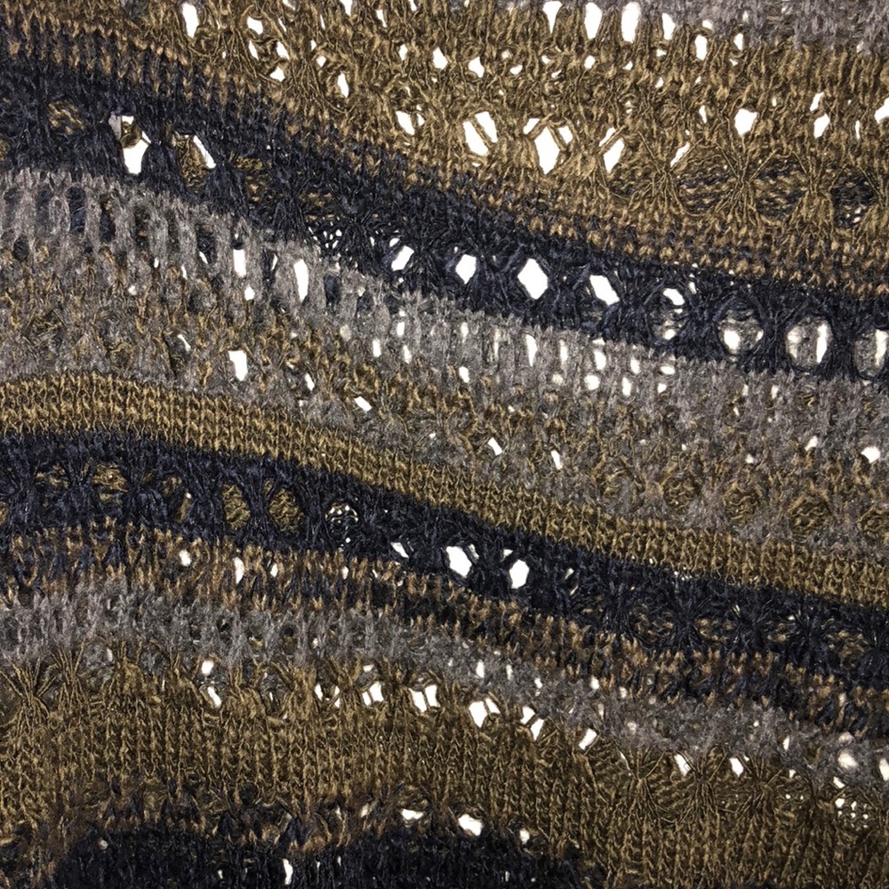 Sweater - Picture 2 of 4