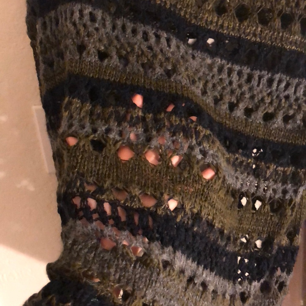 Sweater - Picture 3 of 4