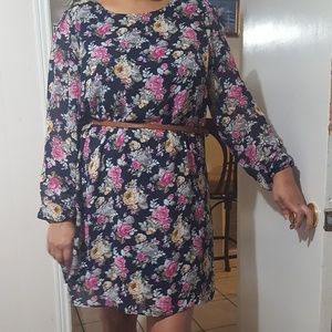 2/$12 Very flattering floral dress