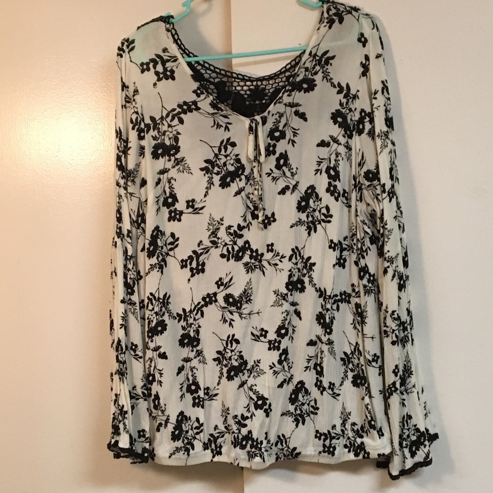 Torrid boho black and white blouse