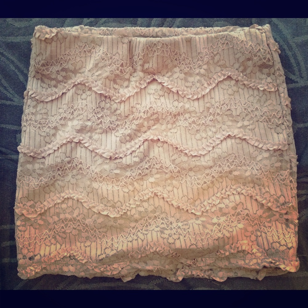 Forever 21 Sz small lace mini