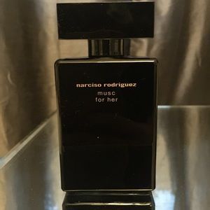 Narciso Rodríguez musc for her