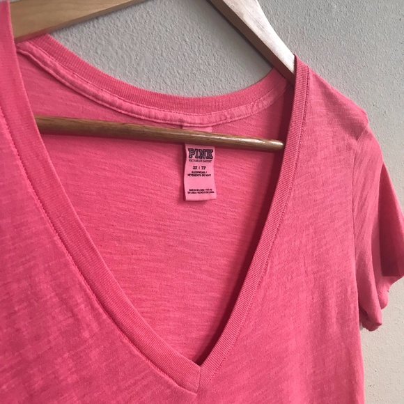PINK Victoria's Secret : Pink V-Neck t-shirt - Picture 2 of 5