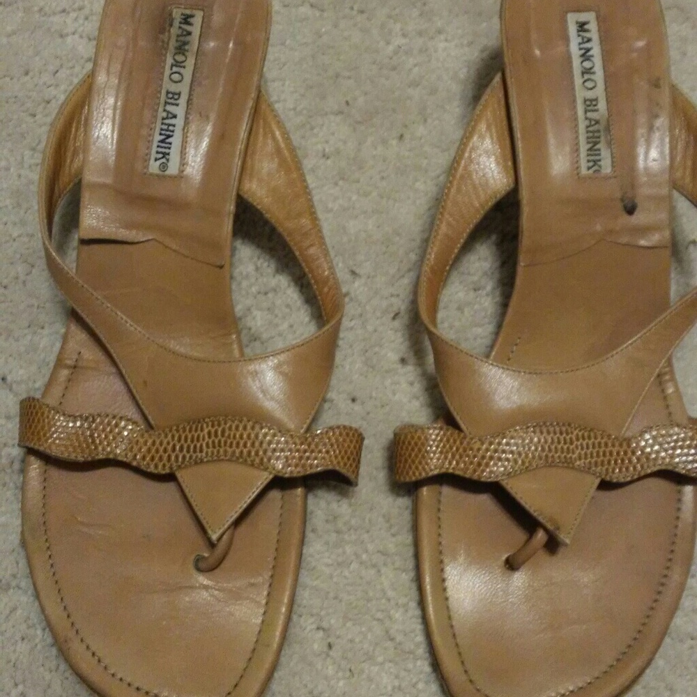 Manolo Blahnik beige sandals