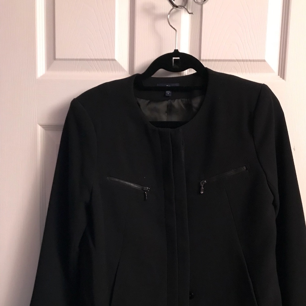 Short waist jacket