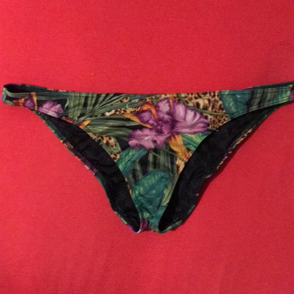 Victoria’s Secret swim bottom - Picture 1 of 2