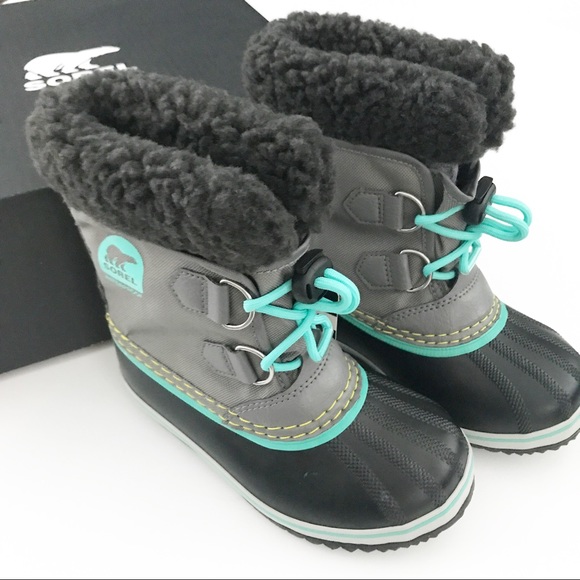 turquoise winter boots